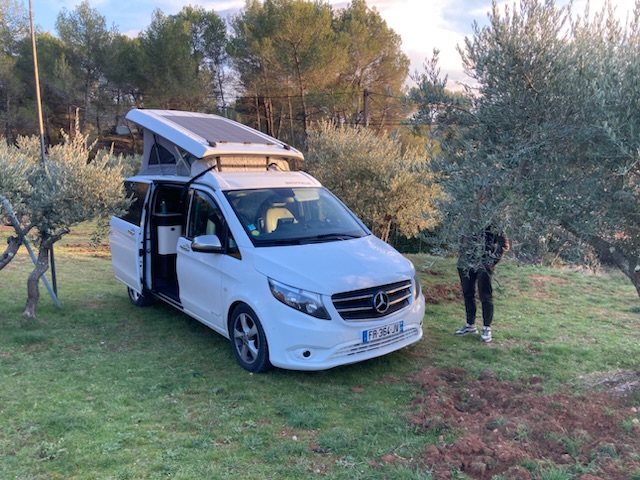 Aire camping-car à Aix-en-Provence (13080-13090-13100-13290-13540) - Photo 2